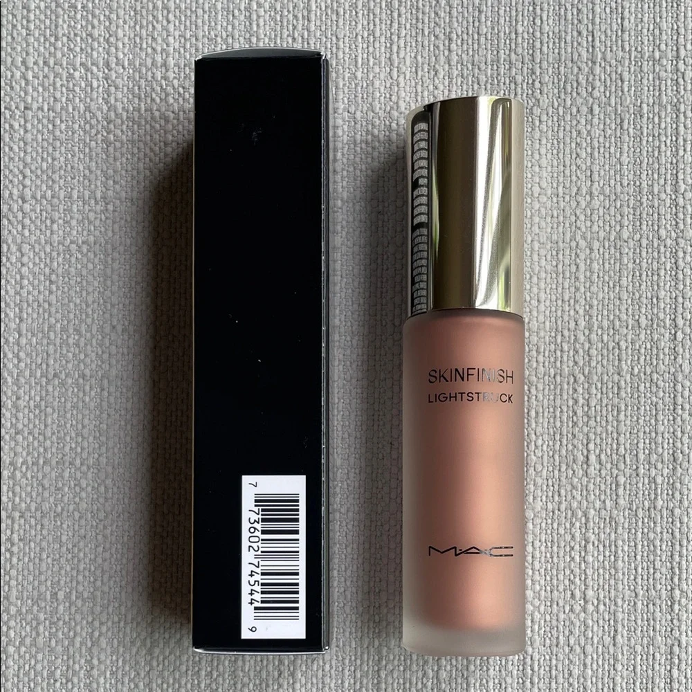 MAC Cosmetics Skinfinish Lightstruck Liquid Highlighter - space slippers